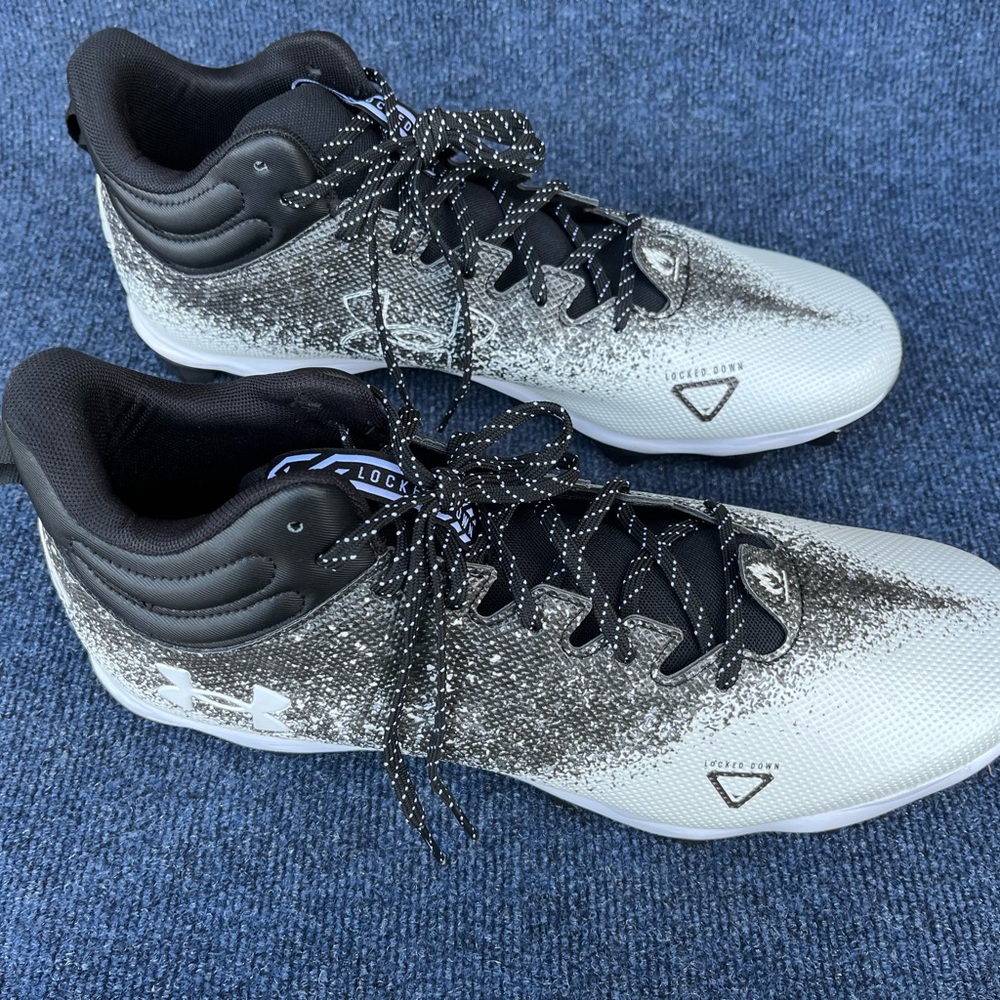 Under Armour Football Cleats Spotlight Franchise RM 2 Size 16 New 3025093-001